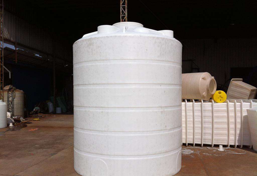 PE儲罐卸料前的注意事項(xiàng)